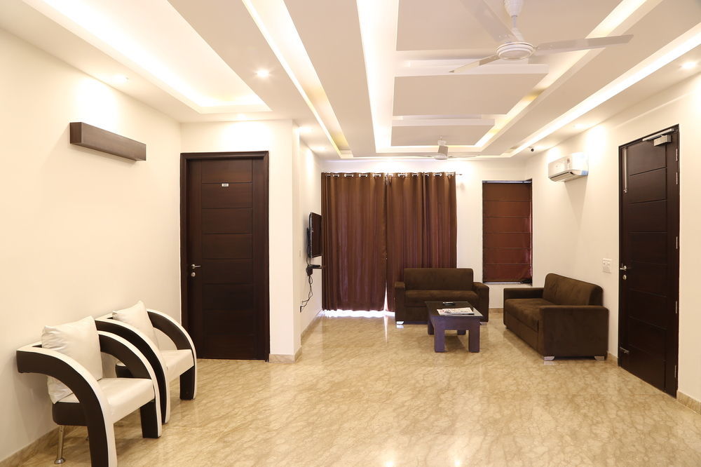 Fabhotel Daffodil Huda City Center Gurgaon Bagian luar foto