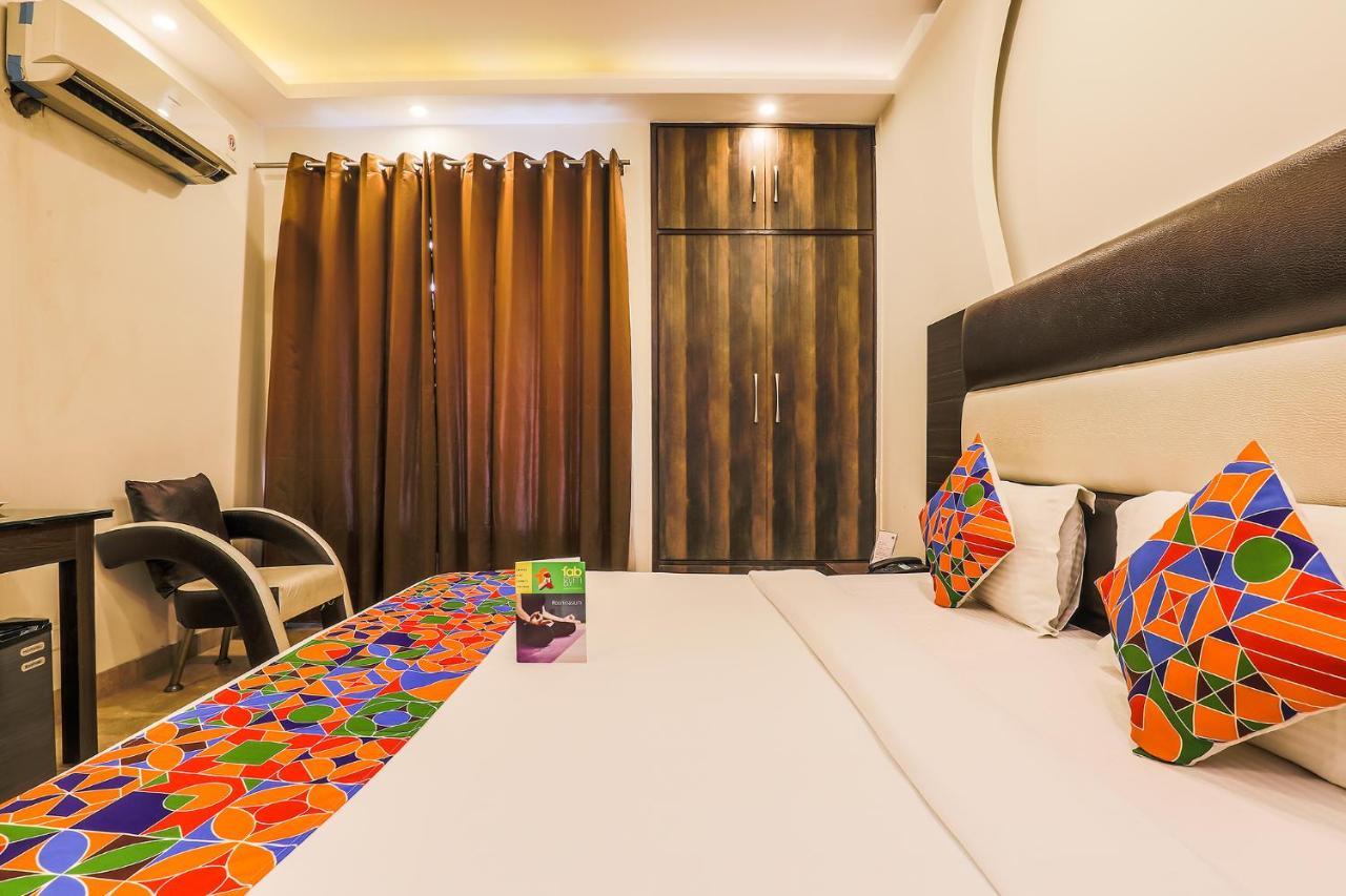 Fabhotel Daffodil Huda City Center Gurgaon Bagian luar foto